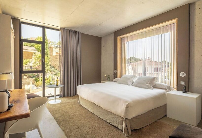 Standard Room, Viura