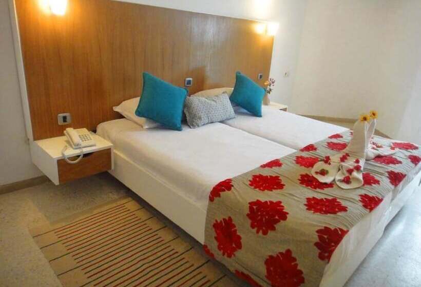 اتاق استاندارد یک نفره, Chiraz Club   Families Only