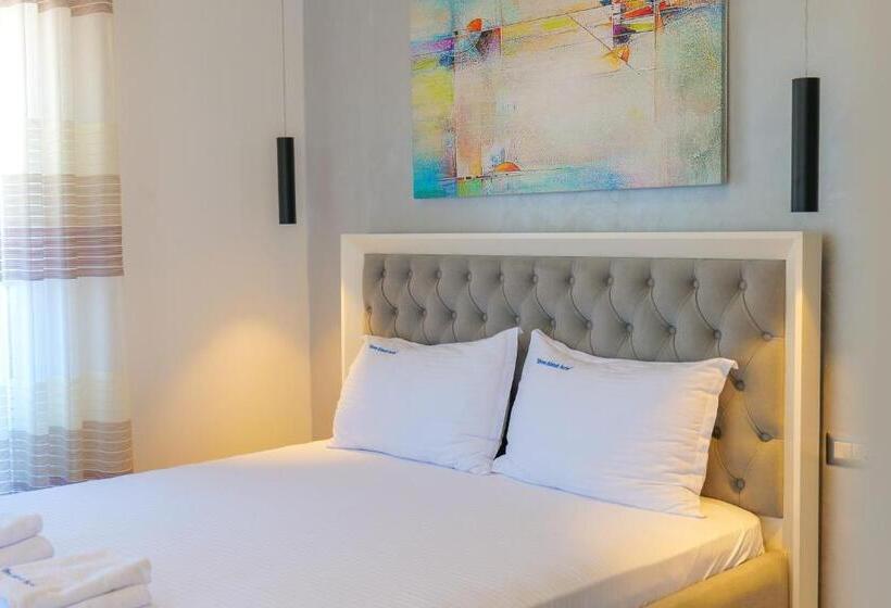 اتاق لوکس با بالکن و چشم‌انداز دریا, Three Islands Hotel Of Ksamil