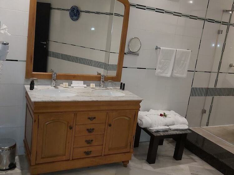 اتاق استاندارد یک نفره, Cesar Hotel & Spa