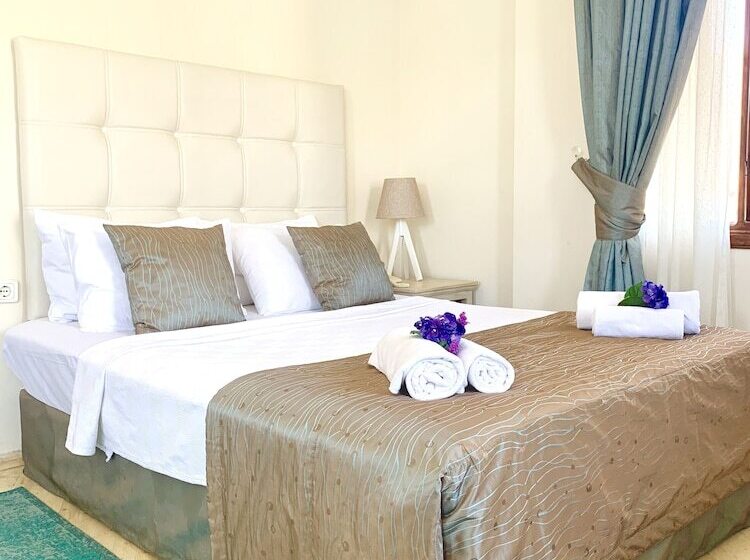 اتاق استاندارد با چشم‌انداز دریا, Club Hotel Barbarossa