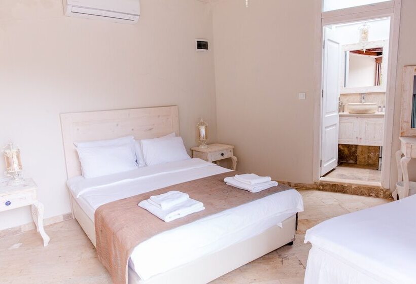 اتاق استاندارد با چشم‌انداز دریا, Club Hotel Barbarossa