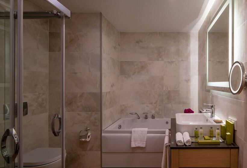 اتاق سوپریور با تخت دو نفره بزرگ, Doubletree By Hilton Bodrum Marina Vista, Turkey