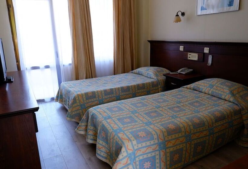 اتاق استاندارد, Golmar Beach