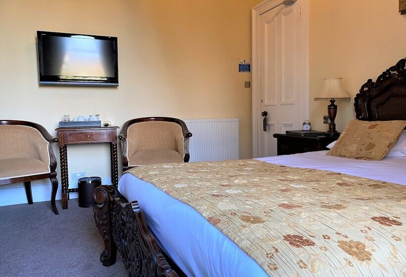 اتاق لوکس با چشم‌انداز باغ, Glenalmond House