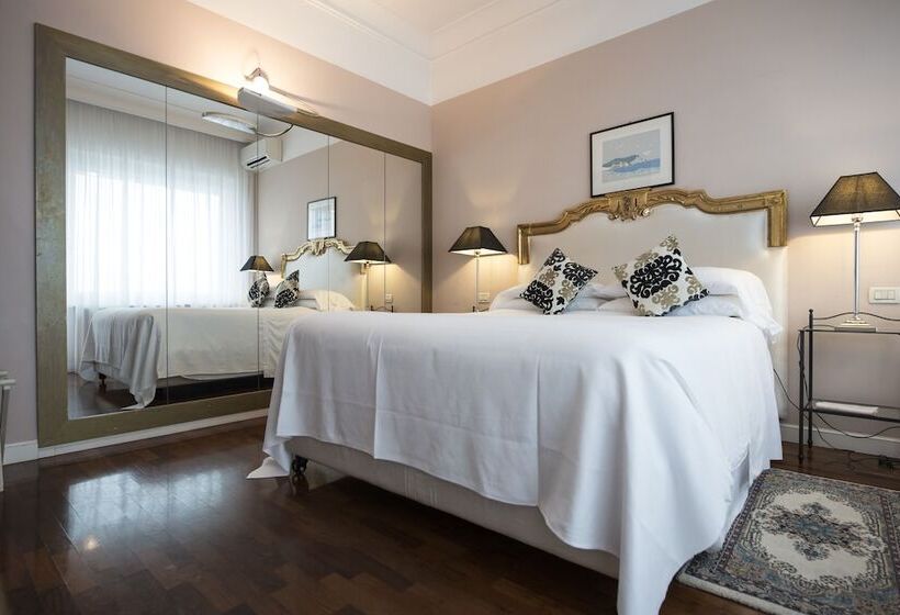 Standard Room Double Bed Side Sea View, Grand  Passetto
