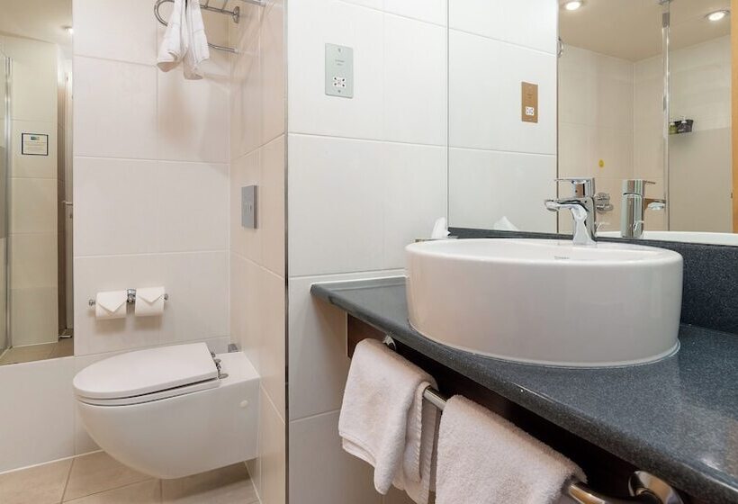اتاق استاندارد, Holiday Inn Express Leigh   Sports Village, An Ihg