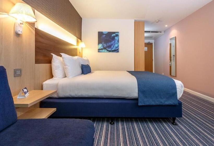 اتاق استاندارد, Holiday Inn Express Leigh   Sports Village, An Ihg