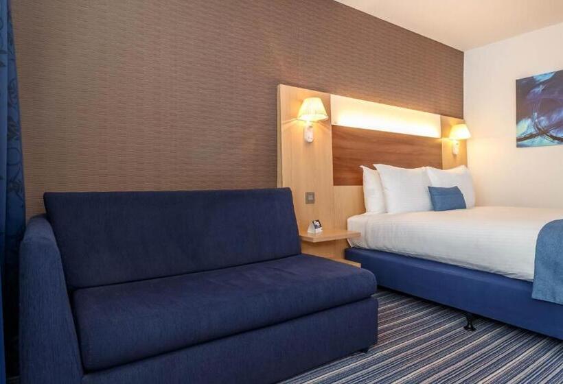 اتاق استاندارد, Holiday Inn Express Leigh   Sports Village, An Ihg