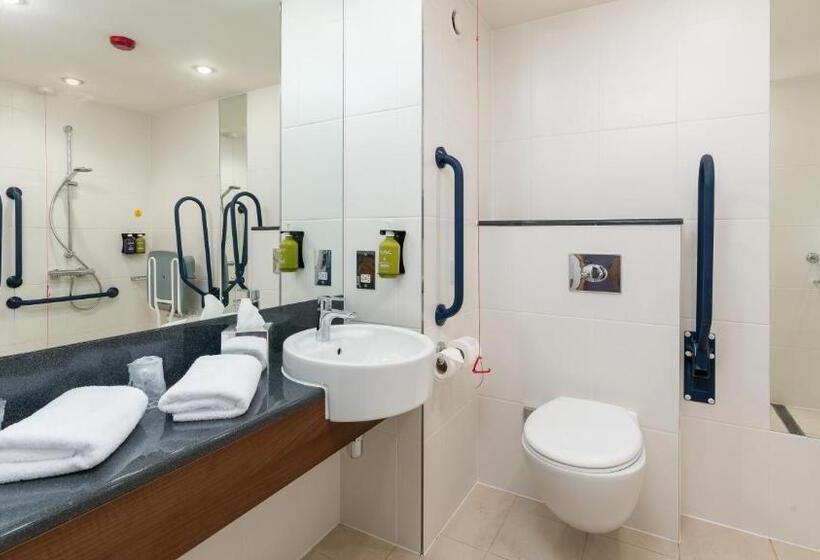 Standard Room Adapted for people with reduced mobility, Holiday Inn Express Leigh  Sports Village