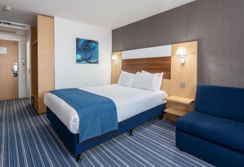 اتاق استاندارد, Holiday Inn Express Leigh   Sports Village, An Ihg