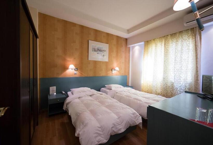 Quarto Estandar Individual, Minoa Athens