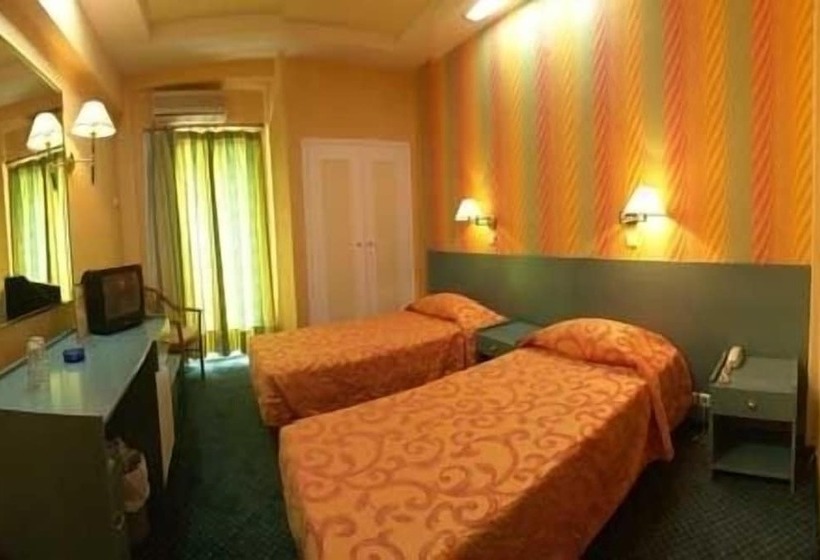 Quarto Estandar Individual, Minoa Athens