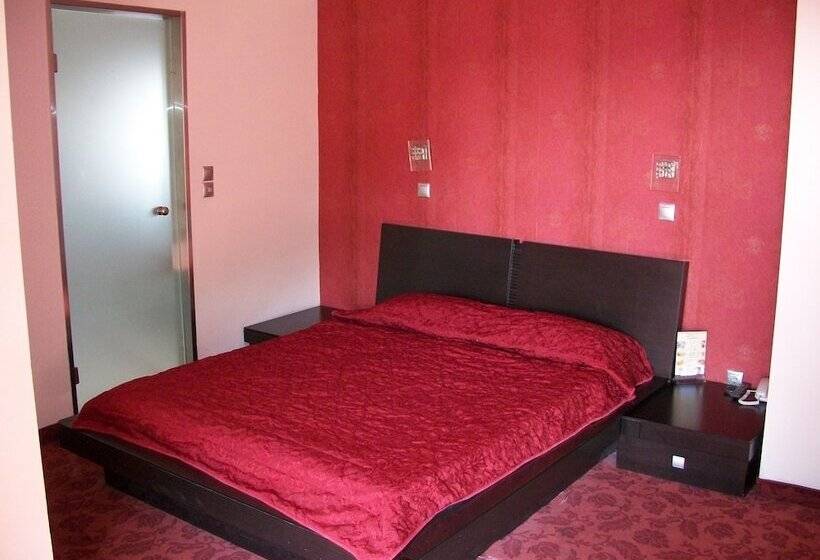 Quarto Estandar Individual, Minoa Athens