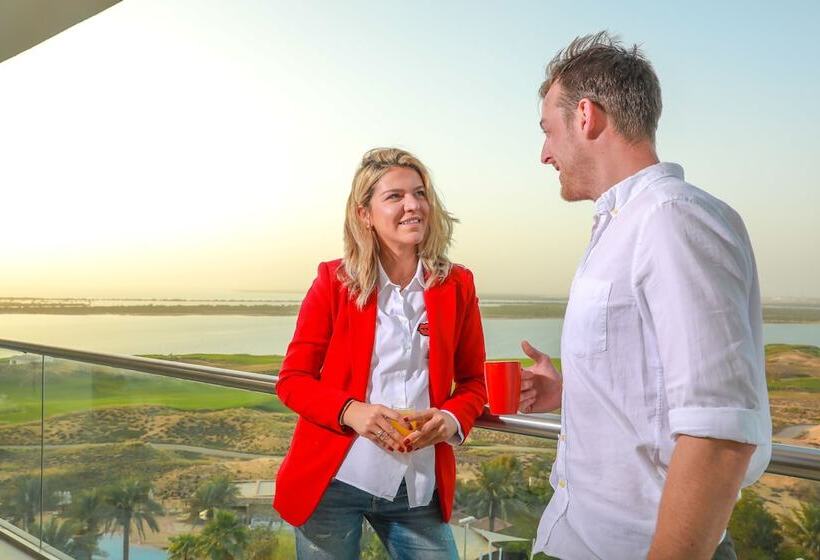 Chambre Standard Vue Mer avec Balcon, Park Inn By Radisson Abu Dhabi Yas Island