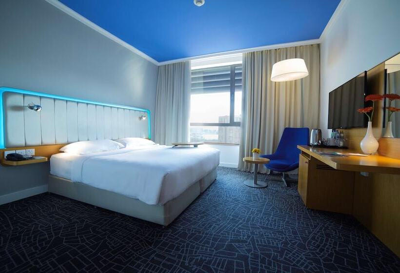 Deniz Manzaralı Balkonlu Standart Oda, Park Inn By Radisson Abu Dhabi Yas Island