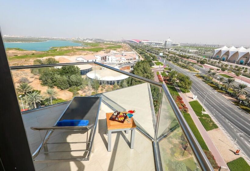 Superior Room Sea View with Balcony, Park Inn By Radisson Abu Dhabi Yas Island