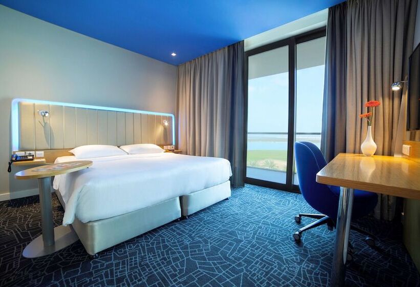 Superior Room Sea View with Balcony, Park Inn By Radisson Abu Dhabi Yas Island