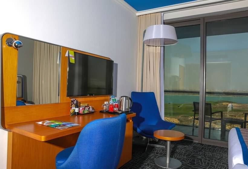 Superior Room Sea View with Balcony, Park Inn By Radisson Abu Dhabi Yas Island