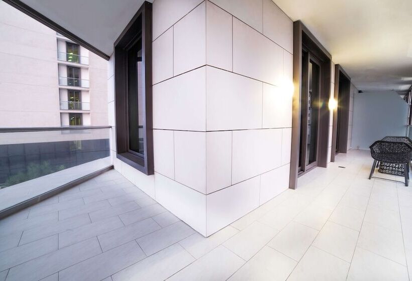 سوئیت دولوکس با چشم‌انداز, Radisson Blu Hotel, Abu Dhabi Yas Island