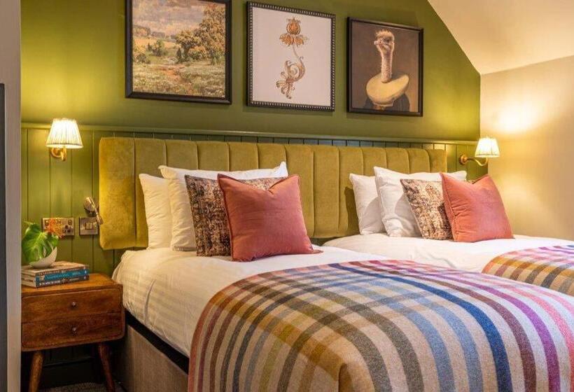 Standard Room Adapted for people with reduced mobility, The Crown Inn