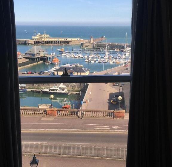 اتاق استاندارد یک نفره با چشم‌انداز دریا, The Royal Harbour