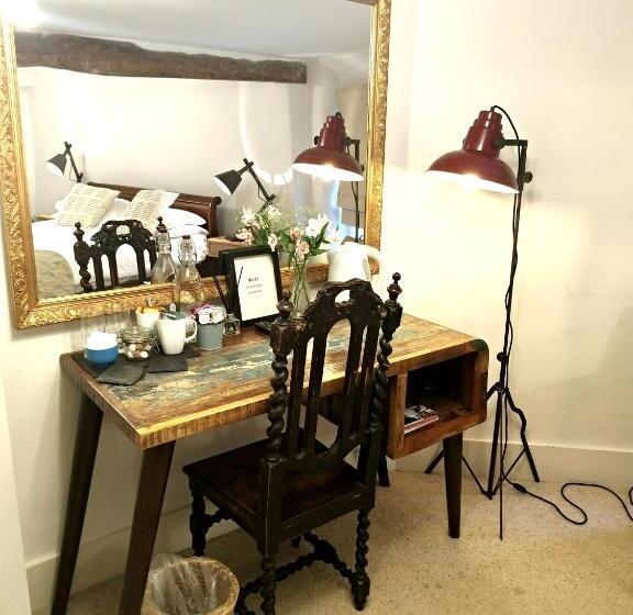 اتاق لوکس, Tower House Guest House