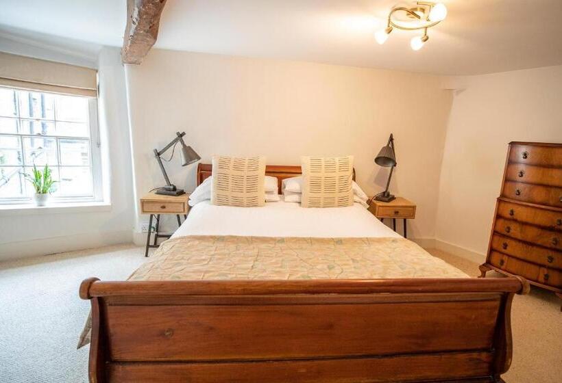اتاق لوکس, Tower House Guest House