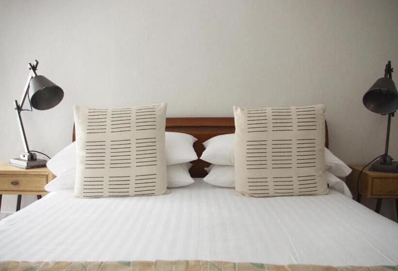 اتاق لوکس, Tower House Guest House