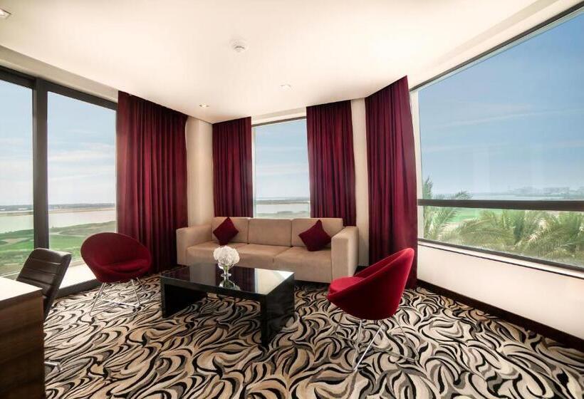 سوئیت دولوکس با چشم‌انداز, Radisson Blu Hotel, Abu Dhabi Yas Island