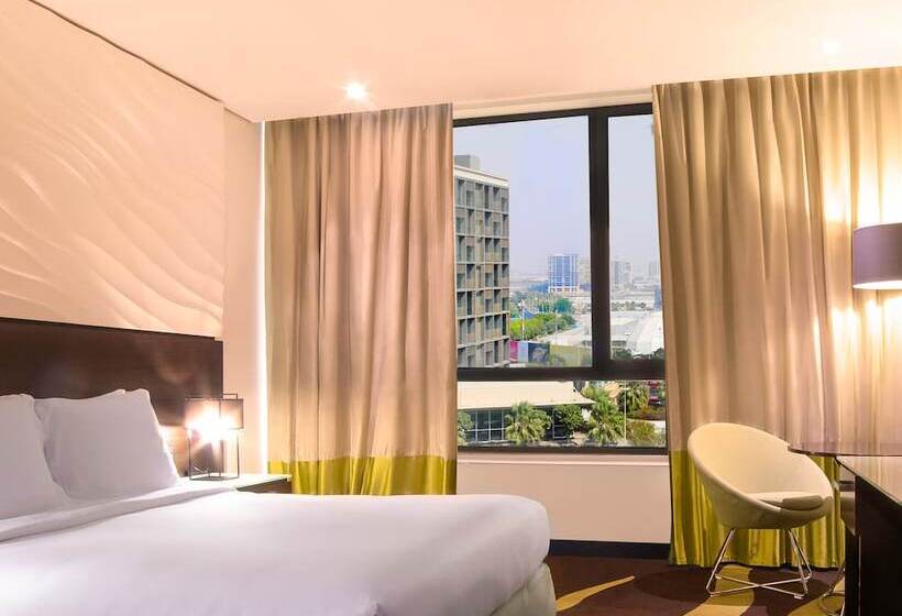 اتاق استاندارد با چشم‌انداز, Radisson Blu Hotel, Abu Dhabi Yas Island
