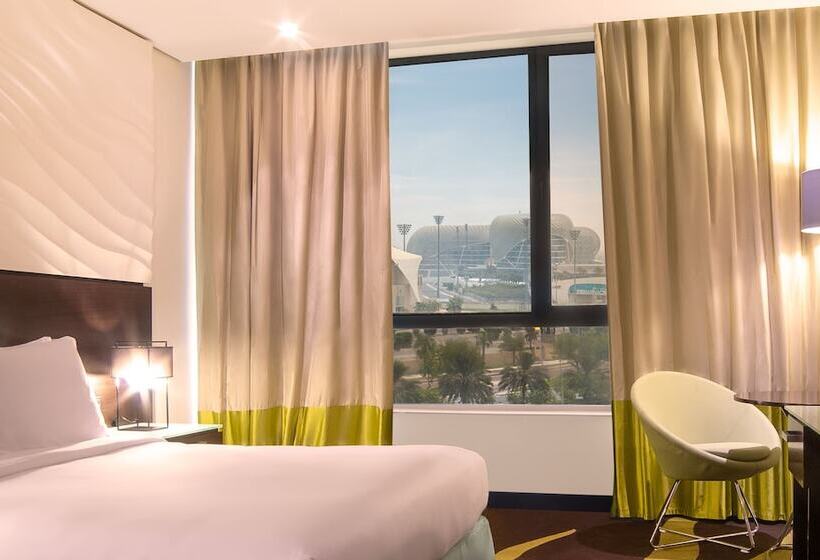 اتاق سوپریور با چشم‌انداز, Radisson Blu Hotel, Abu Dhabi Yas Island