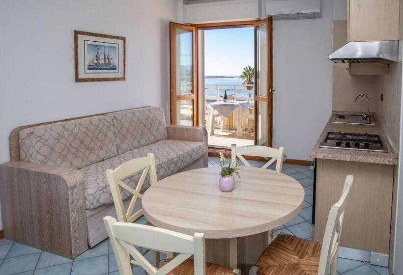 Apartament superior 1 dormitor  cu vedere spre mare, Residence Buganvillea