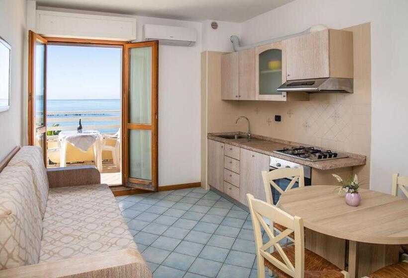 Apartament superior 1 dormitor  cu vedere spre mare, Residence Buganvillea