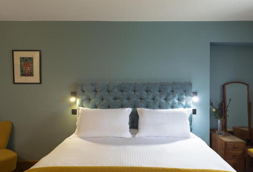 اتاق استاندارد با تخت بزرگ, The Royal Oak Tetbury