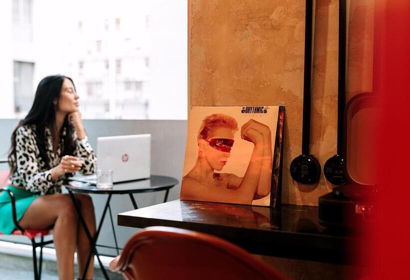 اتاق استاندارد با بالکن, Dave Red Athens, A Member Of Brown Hotels