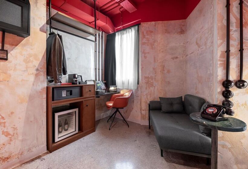 اتاق استاندارد با بالکن, Dave Red Athens, A Member Of Brown Hotels
