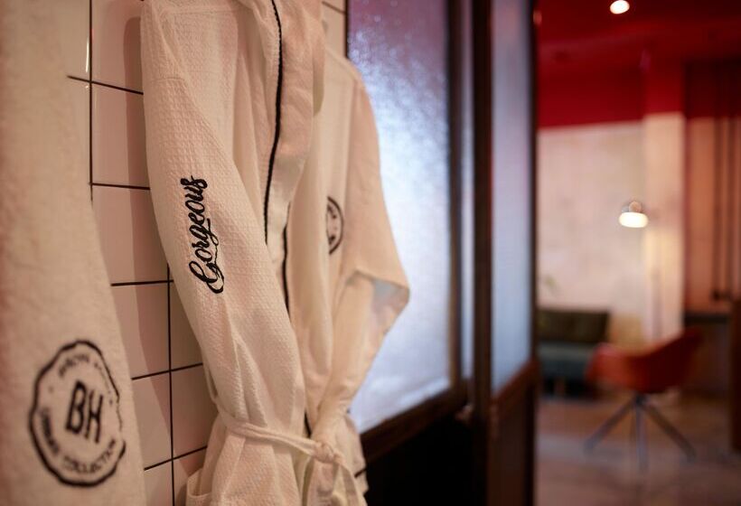 سوئیت با تخت بزرگ, Dave Red Athens, A Member Of Brown Hotels