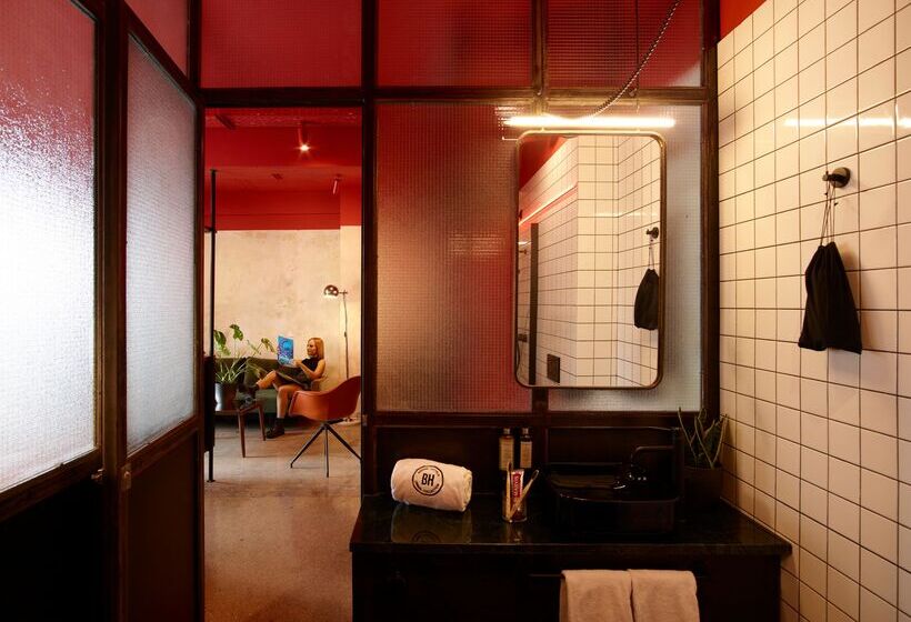 سوئیت با تخت بزرگ, Dave Red Athens, A Member Of Brown Hotels