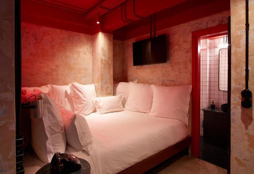 اتاق استاندارد با تخت بزرگ, Dave Red Athens, A Member Of Brown Hotels