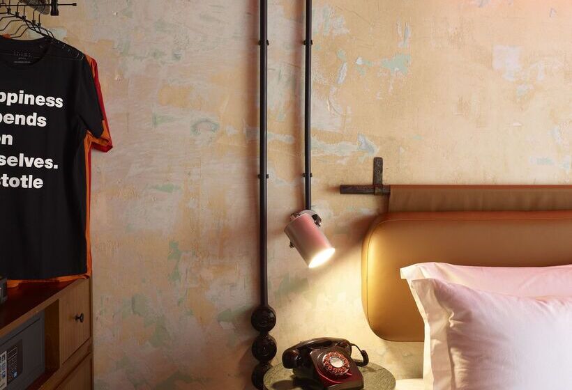 اتاق استاندارد با بالکن, Dave Red Athens, A Member Of Brown Hotels