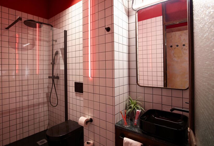 اتاق استاندارد با تخت بزرگ, Dave Red Athens, A Member Of Brown Hotels