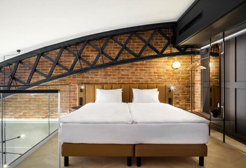 سوییت سوپریور, Mercure Krakow Fabryczna City