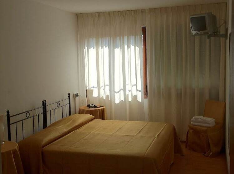 اتاق استاندارد سه نفره, Guesthouse Alloggi Agli Artisti