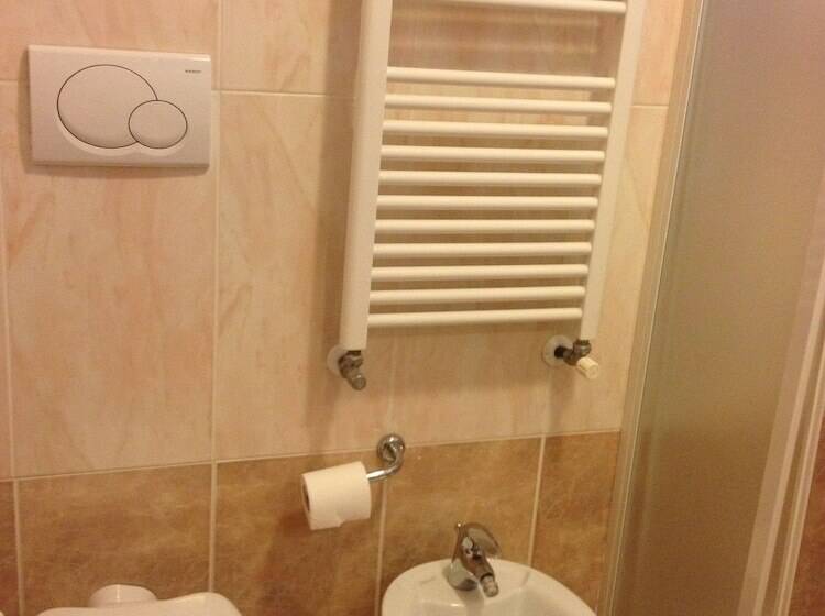 اتاق استاندارد چهار تخته, Guesthouse Alloggi Agli Artisti