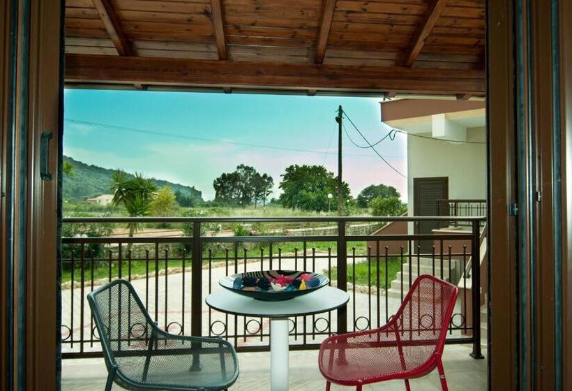 سوییت, Riviera Perdika