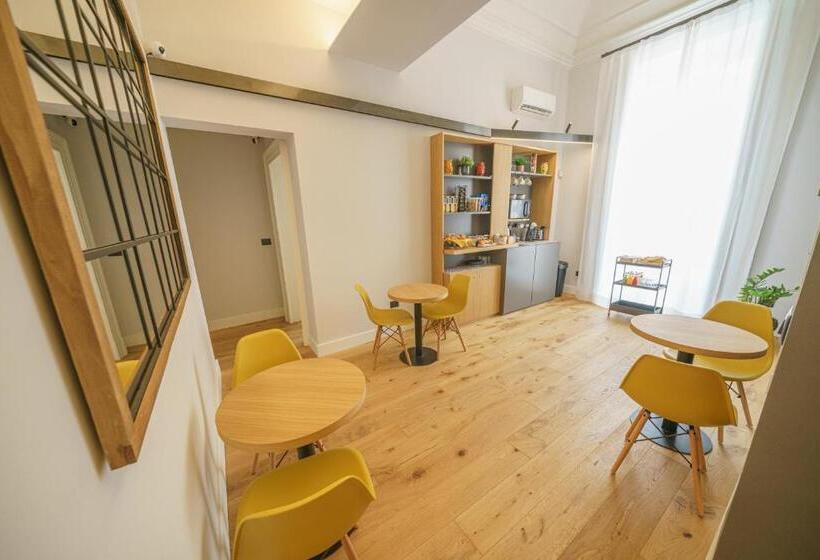 اتاق استاندارد, Cafuné Rooms
