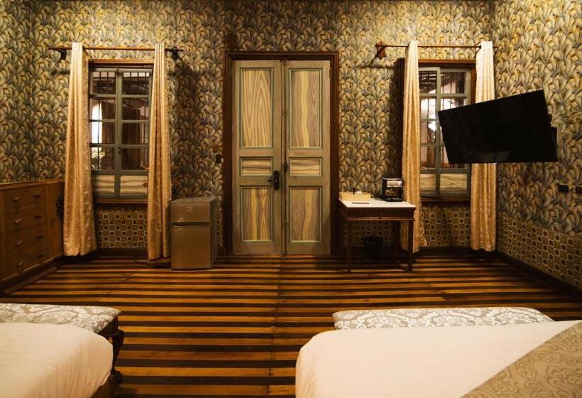 اتاق لوکس سه تخته, Casa Bolívar Hotel Museo
