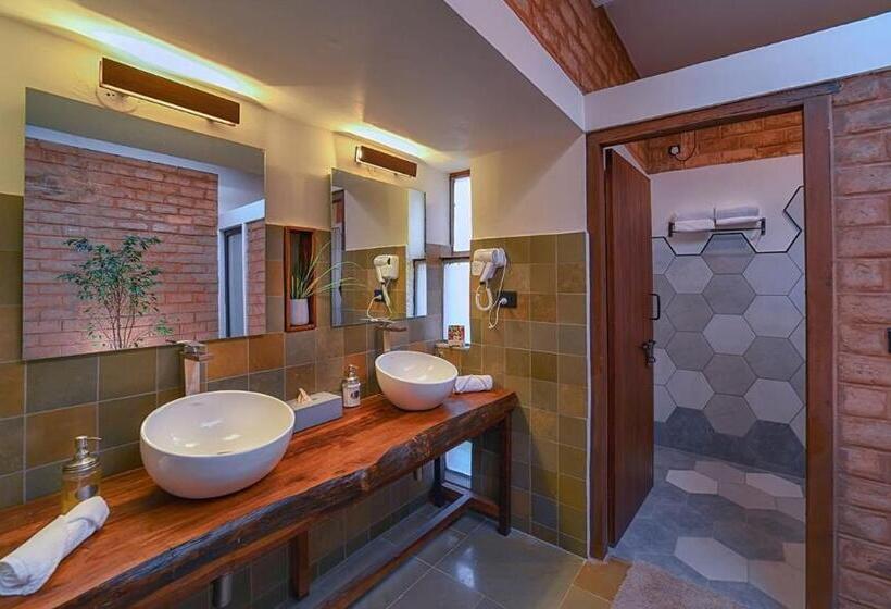 اتاق لوکس, Wagoba Eco Lodge , Tadoba