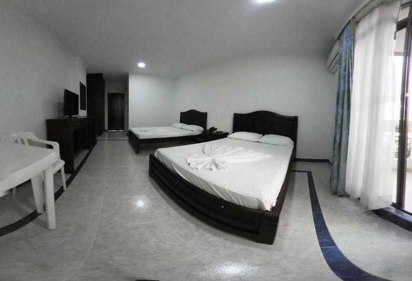 اتاق استاندارد چهار تخته, Zahira Hotel Melgar